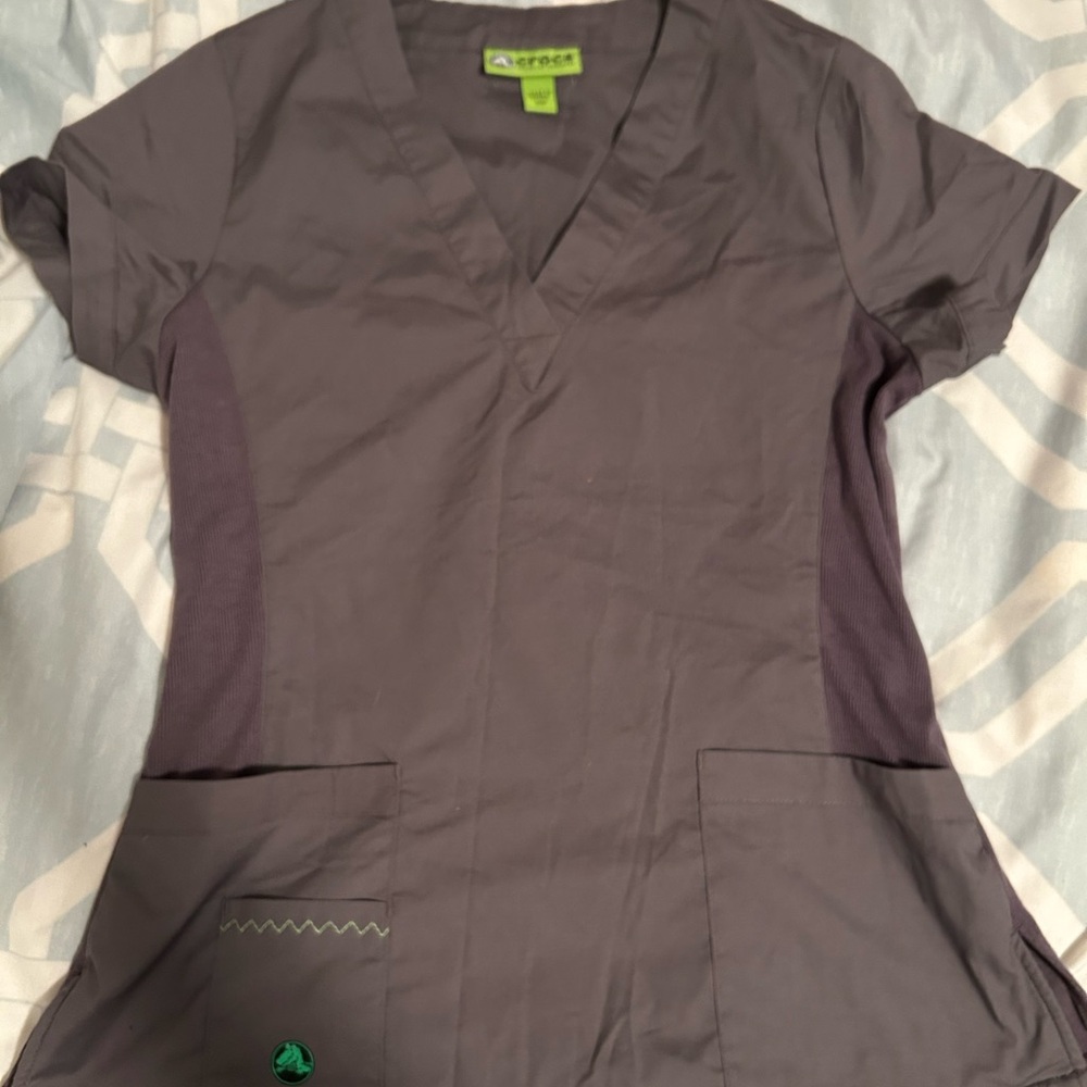 CROCS Women's Gray Scrub Top